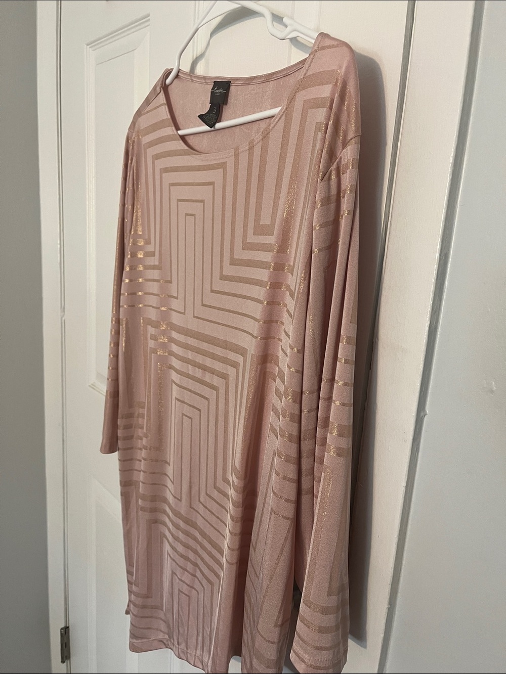 travelers by chicos Women’s Blush Geometric Tunic size 3
